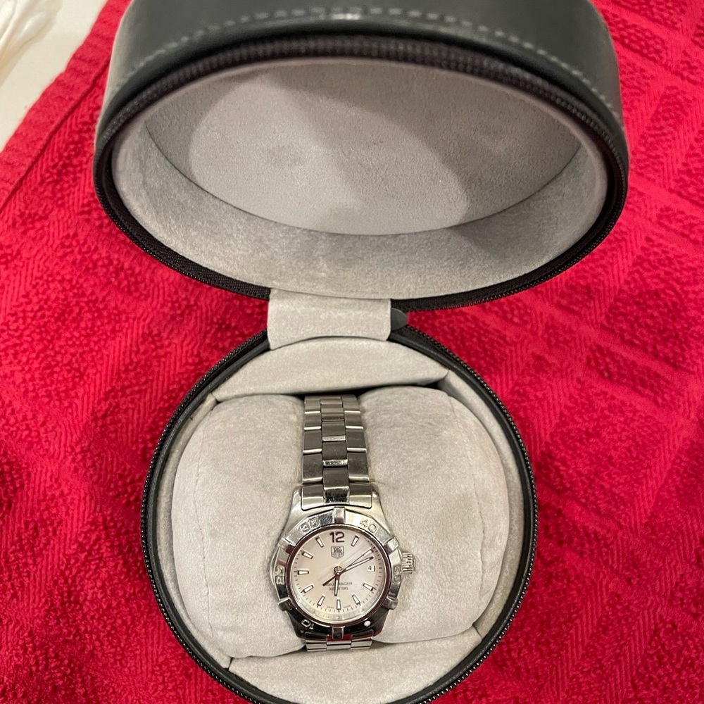 TAGHEUR Woman’s Watch.